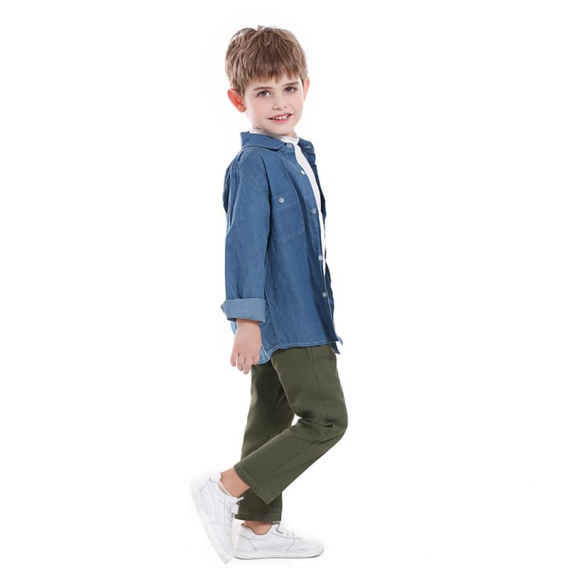 ・カテゴリ: キッズシャツ・対象性別: 男の子・対象年齢: 中小童（3〜8歳、100〜140cm）・スタイル: カジュアル・ネックライン: 折り襟・袖丈: 長袖・柄: 無地・デザイン要素: カーディガン、ブリティッシュ風、トレンディ・素材: 綿・主な素材の含有量: 90%・カラー展開: ピーコックブルー・対応身長: 70cm、80cm、90cm、100cm、110cm、120cm、130cm、140cm