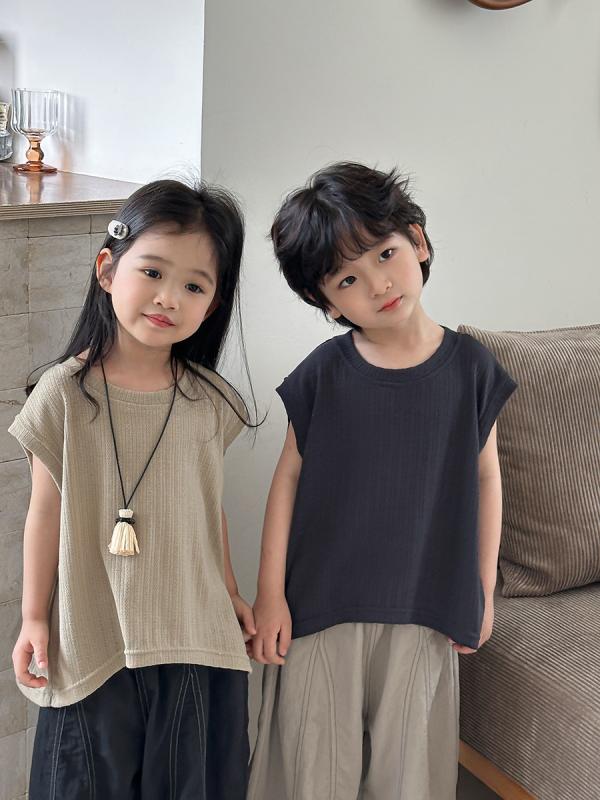 ・カテゴリ: 子供用Tシャツ・スタイル: 和風・袖丈: ノースリーブ・対象年齢: ベビー・キッズ（1～8歳、身長80～140cm）・生地加工: 柔軟加工・柄: 無地、ボーダー・素材: ポリエステル65%（化繊混紡）・安全基準: B類・ネックライン: クルーネック・機能: 吸湿速乾・カラー展開: ベージュ、ホワイト、ダークグレー・サイズ展開: 80cm、90cm、100cm、110cm、120cm、130cm、140cm