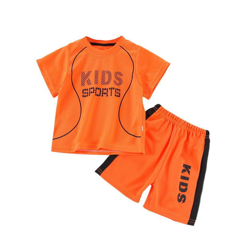 ・カテゴリ: 子供用セットアップ・スタイル: スポーツ・セット内容: トップス、パンツ・対象: ユニセックス・対象年齢: 3〜8歳（身長100〜140cm）・袖丈: 半袖・パンツ丈: 5分丈・ミディアムパンツ・厚さ: 薄手・柄: アルファベット、プリント・主な素材: ポリエステル100%・開閉仕様: プルオーバー・カラー展開: ダークブルー、イエロー、ブルー、ダークレッド、ホワイト、粉色、ブラック、グレー・サイズ展開: 80、90、100、110、120、130、140、150、160