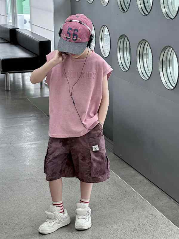 ・カテゴリ: 子供服セット・性別: メンズ・スタイル: カジュアル・セット内容: トップス、パンツ（2点セット）・対象年齢: 中高学年（8歳以上、140cm以上）・袖丈: ノースリーブ・フード: なし・パンツ丈: 5分丈・ミドル丈・生地の厚さ: 薄手・素材: 綿混紡（綿95%）・開閉仕様: プルオーバー・カラー展開: ピンク、グリーン・サイズ展開: 120cm、130cm、140cm、150cm、160cm、170cm