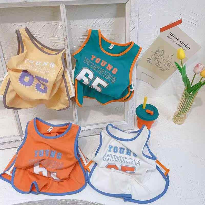 ・カテゴリ: 子供服セットアップ・対象性別: 男女兼用・スタイル: スポーツ・セット内容: 2点セット・対象年齢: 1～3歳（身長80～100cm）・袖丈: ノースリーブ・フード: フードなし・パンツ丈: ショートパンツ・生地加工: 柔軟加工・厚み: 薄手・主な素材: 綿100%・安全基準: A類・着用タイプ: プルオーバー・カラー展開: グリーン、ホワイト、オレンジ、イエロー・展開サイズ: 80cm、90cm、100cm、110cm、120cm、130cm