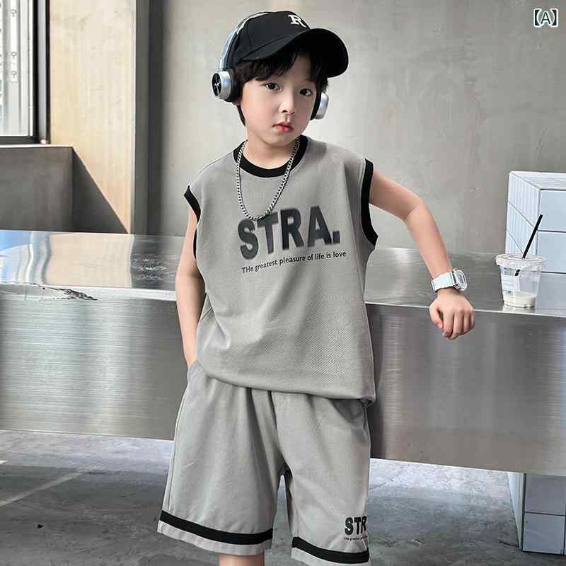・カテゴリ: 子供用セットアップ・対象性別: 男の子・スタイル: カジュアル・セット内容: トップス、ボトムス（2点セット）・対象年齢: 中大童（8歳以上、身長140cm以上）・袖丈: ノースリーブ・フード: フードなし・パンツ丈: ショートパンツ・生地加工: ソフト加工・生地の厚さ: 普通・柄: アルファベット・主な素材: 綿・安全基準: B類・開閉様式: プルオーバー・カラー展開: グレー、ダークブルー・サイズ展開: 120cm、130cm、140cm、150cm、160cm、170cm