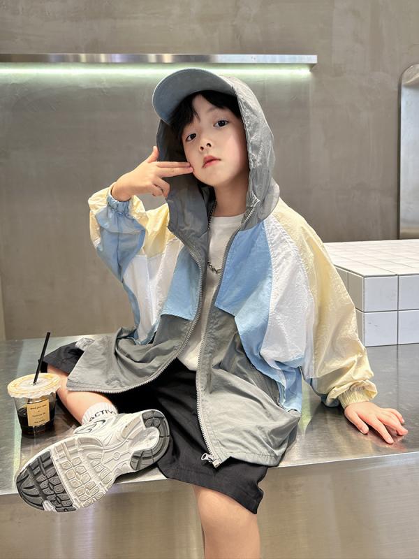 ・カテゴリ: 防晒服・対象: 男童・主な素材: 涤纶100%・裏地素材: 聚酯纤维・重量: 約300g・カラー展開: 藍色・サイズ展開: 120cm、130cm、140cm、150cm、160cm、170cm・フード: 有（取り外し不可）・機能: 速乾