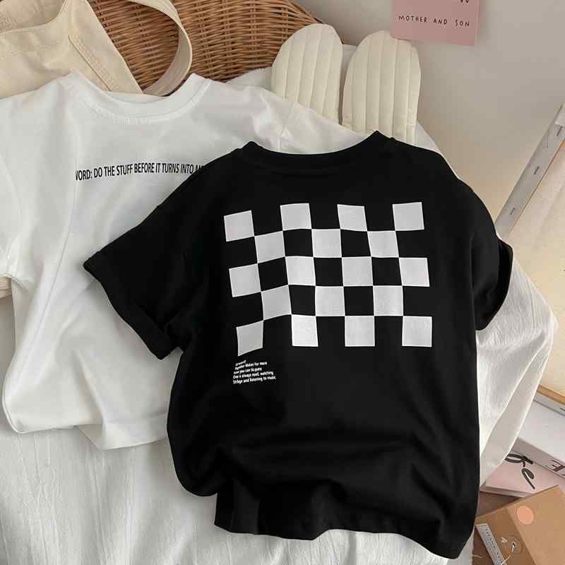 ・カテゴリ: キッズTシャツ・スタイル: 韓国風・フード: なし・袖丈: 半袖・対象年齢: 1〜3歳（80〜100cm）、3〜8歳（100〜140cm）・機能・加工: UVカット、柔軟加工、吸湿排汗・柄: 英字・主な素材: 綿100%・安全基準: B類・ネックライン: クルーネック・カラー展開: ホワイト、ブラック・対応身長: 80cm、90cm、100cm、110cm、120cm、130cm