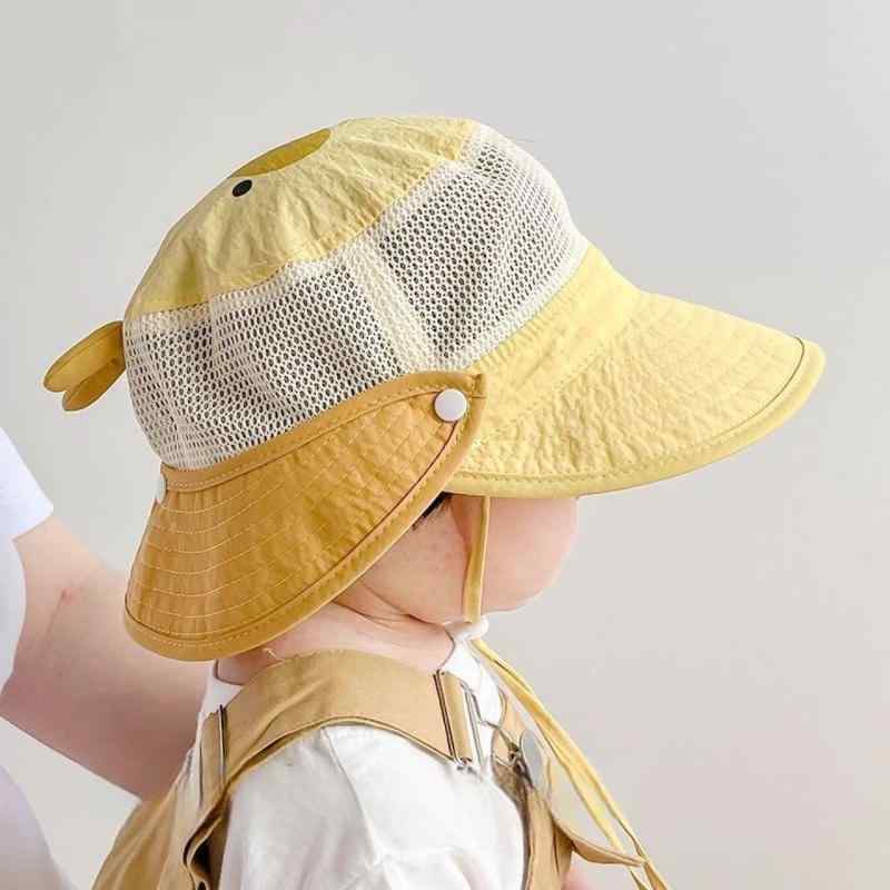 ・カテゴリ: 鴨舌帽・カラー展開: 半網ダブルつばサファリハット-イエロー、半網ダブルつばサファリハット-グリーン、半網ダブルつばサファリハット-ピンク、半網ダブルつばサファリハット-カーキ・サイズ展開: 1-3歳/頭囲46-50cm、3-6歳/頭囲50-53cm・つばのデザイン: 超大つば・機能: 速乾、通気性、遮光・主な素材: 綿・対応年齢: 1-2歳、4-6歳、0-6ヶ月、2-4歳