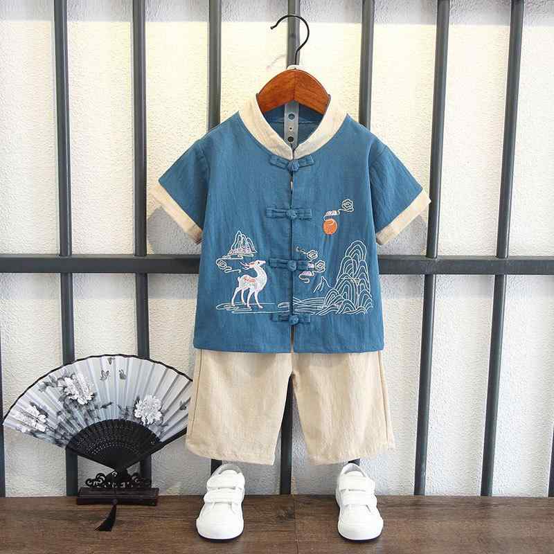 ・柄: 動物・加工: 柔軟処理・デザイン要素: セットアップ・主な素材: 綿100%・スタイル: 中式、唐装・生地の厚さ: 薄手・カラー展開: 山水セットブルー、山水セットビーンマスカット、獅子頭セットブルー、獅子頭セットレッド、ランタンセットビーンマスカット、ランタンセットレッド、アシンメトリーセットピンク、アシンメトリーセットビーンマスカット、対称花セットピンク、対称花セットレッド、向学セットビーンマスカット、向学セットピンク、竜飛鳳舞セットブルー、竜飛鳳舞セットレッド、祥雲刺繍セットブルー、祥雲刺繍セットレッド、雲セットブルー、雲セットレッド、中国セットブルー、中国セットレッド・サイズ展開: 90、100、110、120、130、140・対象年齢: 中小の子供（3～8歳、100～140cm）・カテゴリ: 子供用旗袍・唐装・民族衣装