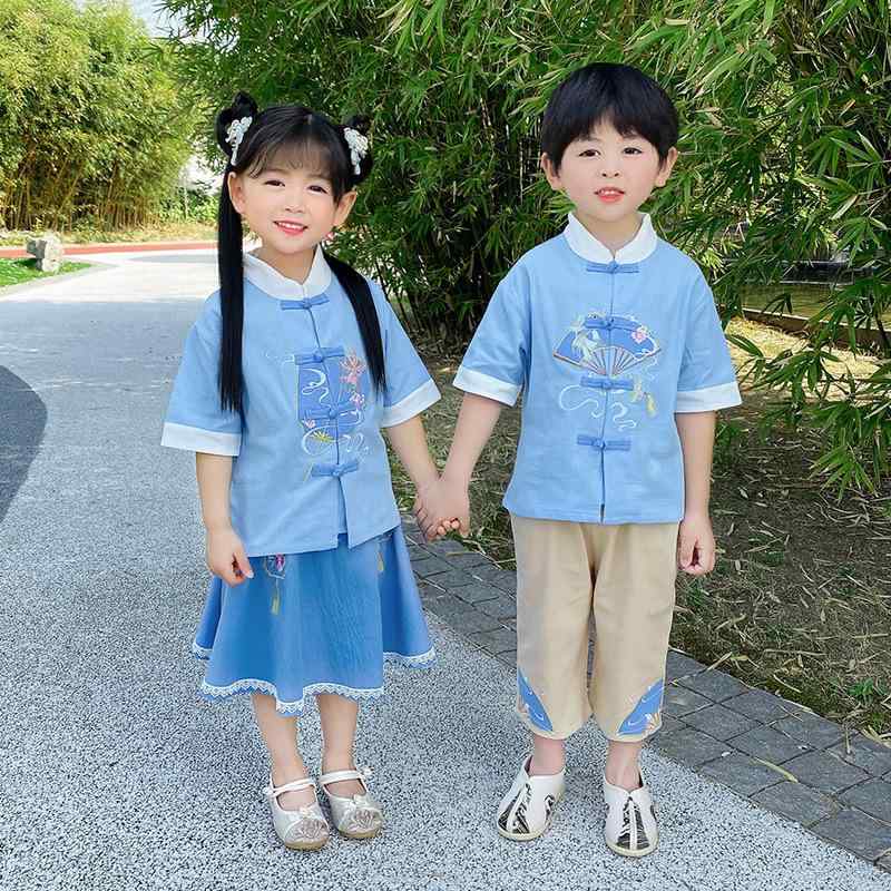 ・カテゴリ: 民族衣装、唐装、子供用旗袍・スタイル: 中国風・セット内容: セットアップ・主な素材: 綿100%・生地特徴: ソフト加工、薄手・対象性別: ユニセックス・カラー展開: 男児用、女児用・サイズ展開: 90cm、100cm、110cm、120cm、130cm、140cm、150cm、160cm、170cm、180cm・対象年齢: 3歳〜8歳（100cm〜140cm）