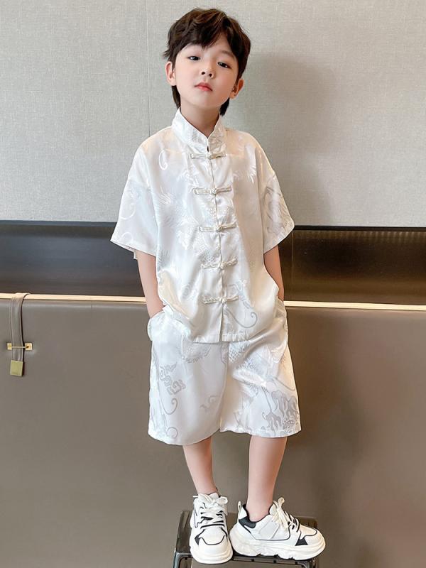 ・カテゴリ: キッズセットアップ・対象性別: メンズ（男の子）・スタイル: 中国風・セット内容: トップス、パンツの2点セット・対象年齢: 8歳以上、身長140cm以上・袖丈: 半袖・パンツ丈: ショートパンツ・生地加工: 柔軟処理・生地の厚さ: 薄手・柄: 動物・要素: スポーツ、セットアップ、カーディガン、トレンド・素材: ポリエステル90%・留め具の種類: シングルブレスト・カラー展開: ホワイト、レッド・サイズ展開: 100cm、110cm、120cm、130cm、140cm、150cm、160cm、170cm