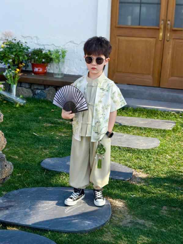 子供服 男の子 セットアップ キッズ 夏 唐装 漢服 半袖 半ズボン 上下セット チャイナ風 和柄 竹 総柄 カジュアル 涼しい 柔らかい お出かけ 旅行 通園 通学 普段使い 部屋着 イベント お祭り ジュニア 90 100 110 120 130 1