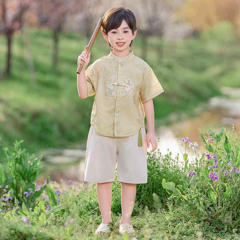 ・カテゴリ: 子供用旗袍・唐装・民族衣装・主な素材: ポリエステル95%・厚み: 普通・カラー展開: イエロー（ペンダント付き）・対象サイズ: 90cm、100cm、110cm、120cm、130cm、140cm、150cm・スタイル: 唐装・対象性別: 女の子 女の子・対象年齢: 中大童（8歳以上、140cm以上）