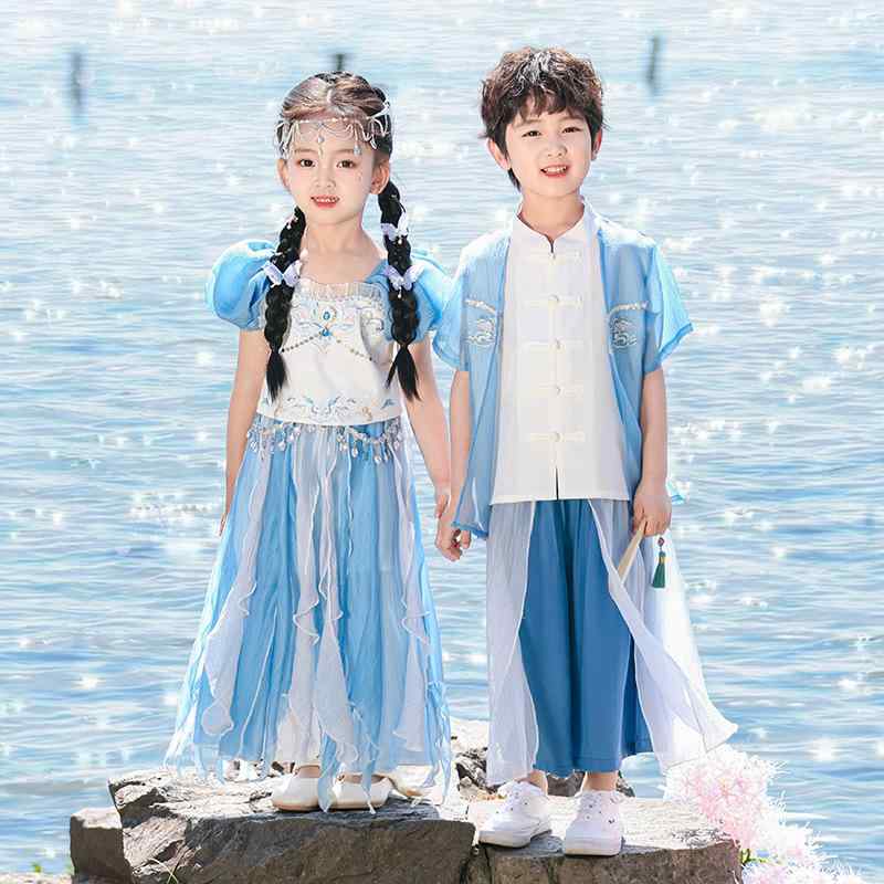 ・カテゴリ: 子供用旗袍・唐装・民族衣装・スタイル: 中式、唐装・主な素材: 綿100%・生地加工: 柔軟処理・デザイン特徴: セットアップ・生地の厚さ: 薄手・カラー展開: 男児用セット、女児用セット・推奨身長: 100cm、110cm、120cm、130cm、140cm、150cm、160cm、170cm、180cm、190cm、200cm・対象年齢: 中小の子供（3〜8歳、100〜140cm）