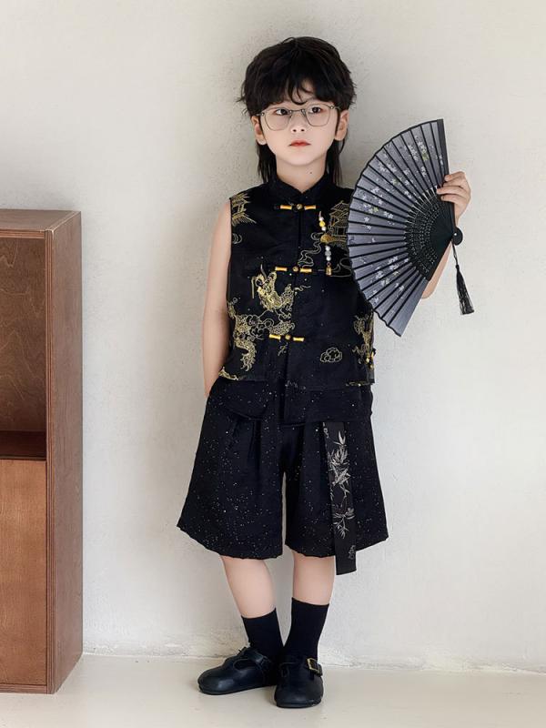 ・カテゴリ: キッズベスト・対象性別: 男女共用・スタイル: カジュアル・対象年齢: 中小童（3〜8歳、100〜140cm）・生地加工: 柔軟処理・デザイン: カーディガン・柄: 花柄・フード: なし・要素: スポーツ、セットアップ・素材: ポリエステル100%・安全基準: B類・カラー展開: 25499好事発生ノースリーブベスト（ペンダント付き）、25500星落漫天短パン、2点セット（ベスト＋短パン＋ペンダント付き）、3点セット（ベスト＋短パン＋扇子＋ペンダント付き）・サイズ展開: 90cm、100cm、110cm、120cm、130cm、140cm、150cm、160cm