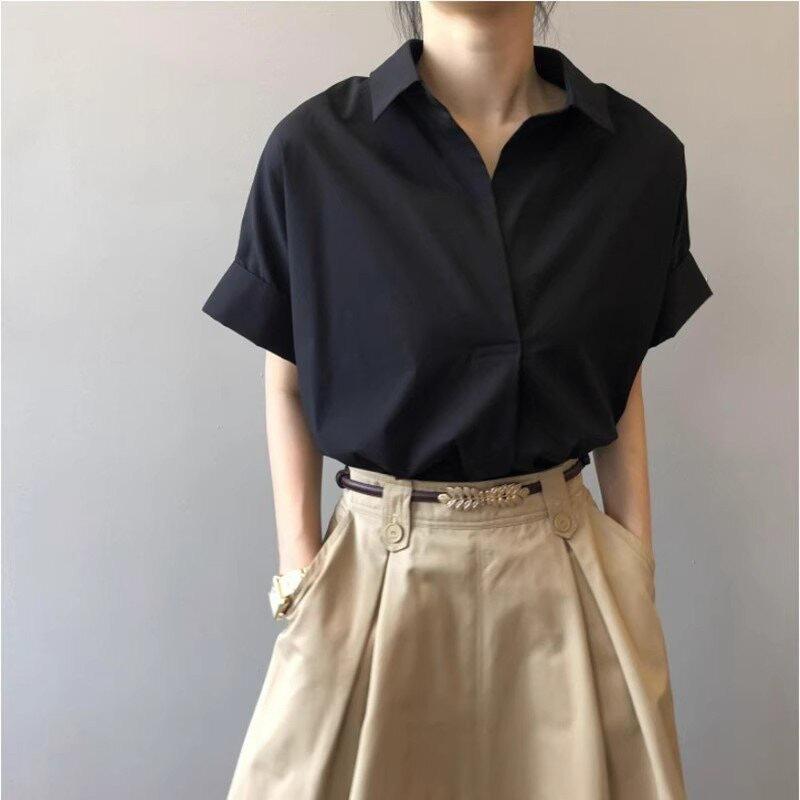 ・カテゴリ: shirts・素材: ポリエステル100%・柄: 無地・スタイル: カジュアル・袖丈: 半袖・シルエット: スリムフィット・着丈: 普通丈(約50cm-65cm)・ネックライン: ポロネック・袖型: レギュラースリーブ・カラー展開: ホワイト、ブラック、カーキ・サイズ展開: S、M、L、XL、2XL、3XL