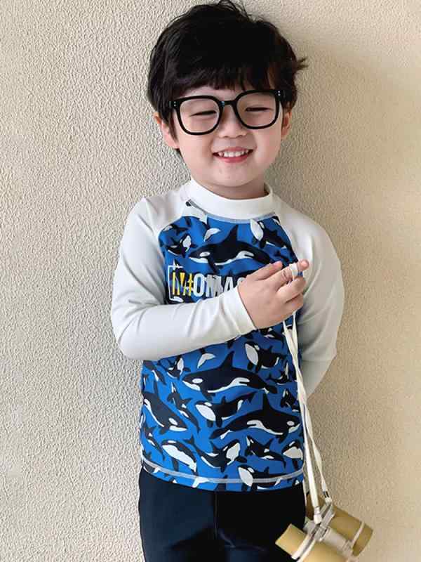 ・カテゴリ: 水着（三角パンツ）・対象年齢: 2-10歳・性別: 男児・デザイン: 韓国風、無地、キャラクター、高弾性、さわやか・表地素材: ナイロン82%、ポリエステル18%・裏地素材: ポリエステル100%・重量: 約200g・対応シーン: 水泳、水遊び・カラー: 318060ホエール・サイズ展開: 04（8229.6cm）、05（9144cm）、06（10058.4cm）、07（10972.8cm）、08（11887.2cm）、10（12801.6cm）、12（13258.8cm）