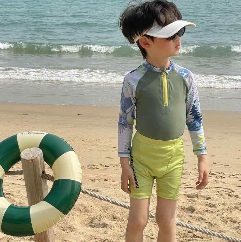 ・カテゴリ: 水着・スタイル: 韓国風・対象年齢: 1-8歳・対象性別: 男女兼用・素材: ポリエステル90%・重量: 約140g・着用シーン: スイミング、水遊び・カラー: グリーン・サイズ: 90、100、110、120、130、140・デザイン: ブリーフ