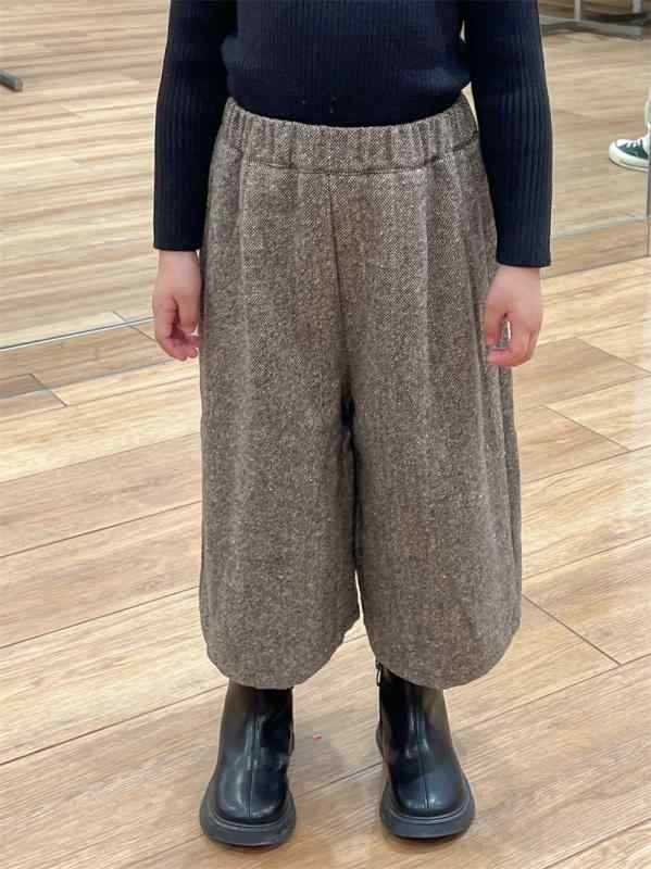 ・カテゴリ: キッズパンツ・スタイル: カジュアル・主な素材: 綿100%・安全基準: B類・パンツ丈: 長ズボン・対象性別: 男女共用・対象年齢: 中小童（3〜8歳、100〜140cm）・サイズ展開: 90cm、100cm、110cm、120cm、130cm、140cm・カラー展開: ズボン、ブラックニット