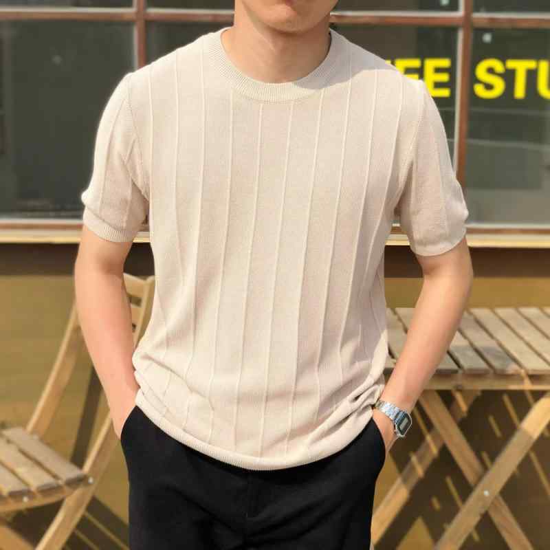 ・カテゴリ: Tシャツ・スタイル: カジュアル、ティーンズトレンド・主な素材: ポリエステル、綿混紡（綿51%〜70%）・柄: ボーダー・シルエット: レギュラーフィット・デザイン: プルオーバー・ネックライン: クルーネック・袖丈: 半袖・フード: なし（フードなし）・生地の厚さ: 薄手・ディテール: リブ裾・加工: 形態安定（アイロン不要）・カラー展開: ブラック、ホワイト、ブルー、グレー、アプリコット・サイズ展開: M、L、XL、2XL、3XL・適応シーン: デイリー・重量: 約220g・対象性別: メンズ・対象年齢: 成人