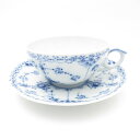 美品 ROYAL COPENHAGEN ロイヤルコペンハーゲン ブルーフルーテッド ハーフレース 525 ティーカップ&ソーサー SY11509R1 【中古】