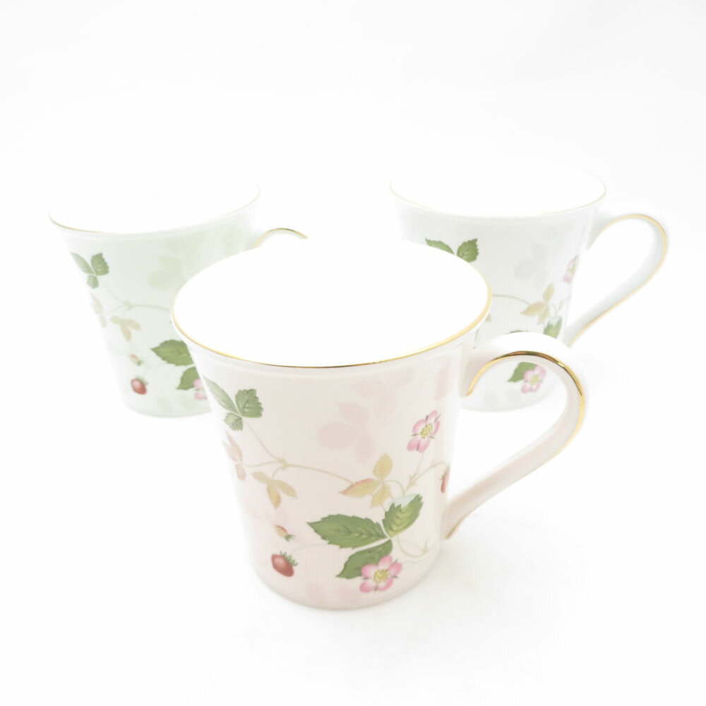 美品 WEDGWOOD ウェッジウッド ワイルドストロベリーパステル マグカップ 3点 セット ピンク/グリーン/ブルー 金彩 SU13565L1 【中古】