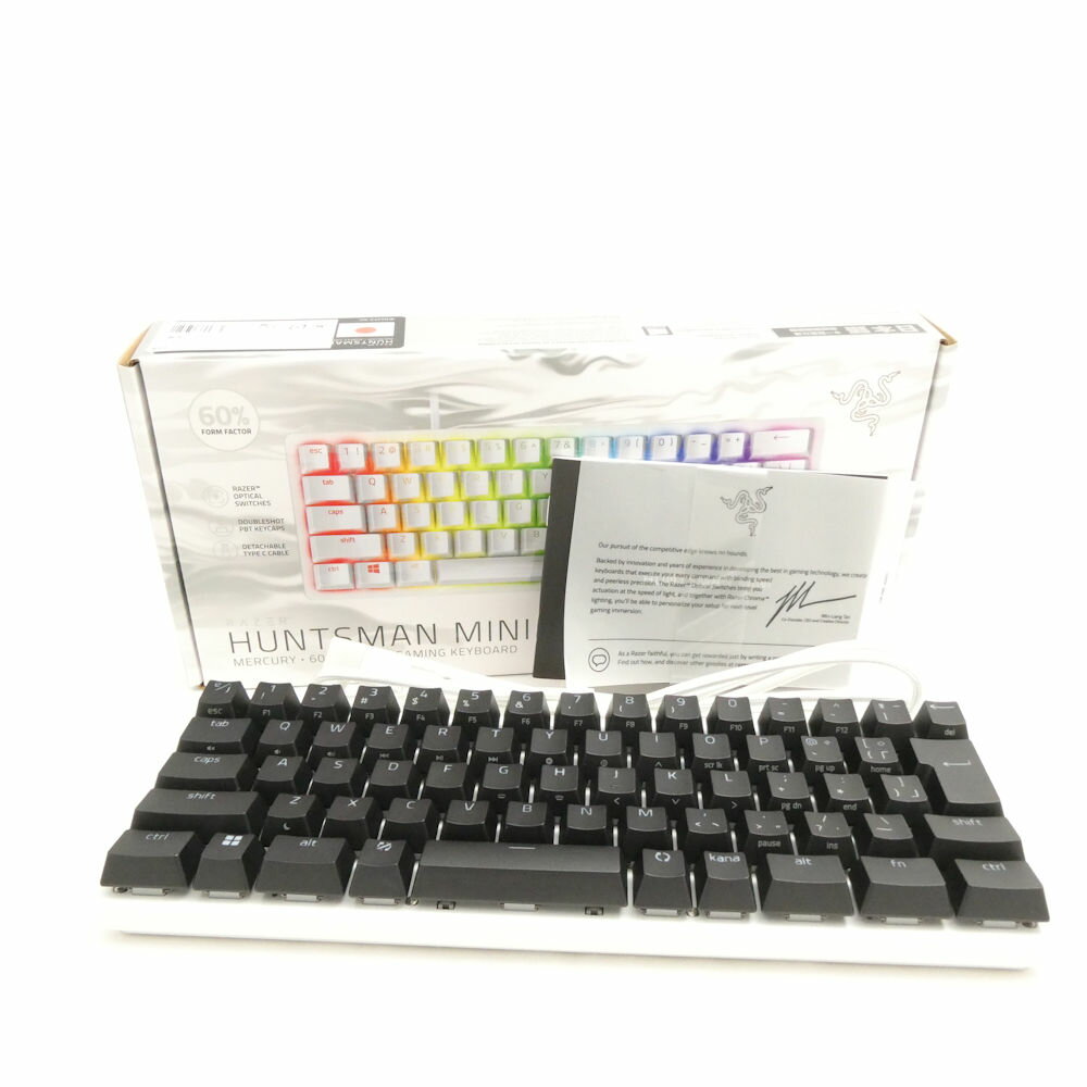 美品 RAZER レイザー RZ03-0339 ゲーミングキーボード 有線 紫軸 eスポーツ HO658 【中古】