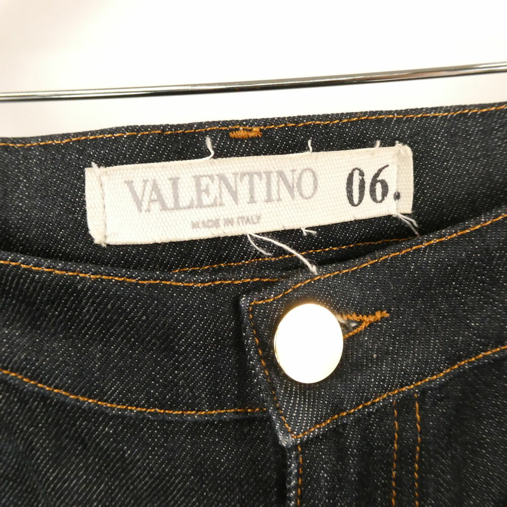 美品 VALENTINO ヴァレンティノ パンツ 26 コットン他 デニム スタッズ ローライズ ストレート レディース AD1698A88 【中古】