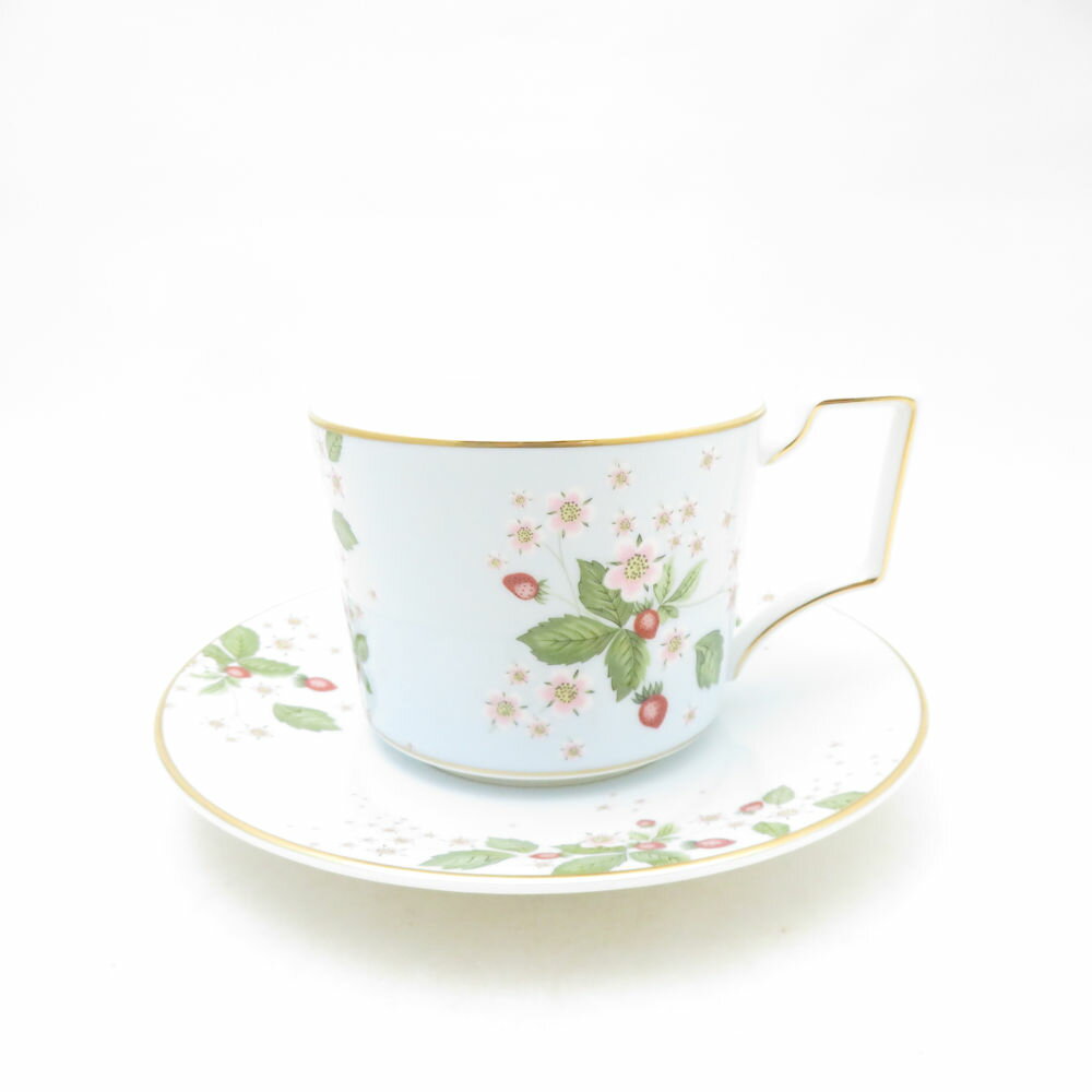 美品 WEDGWOOD ウェッジウッド ワイルドストロベリーブルーム ティーカップ＆ソーサー デルフィ 金彩 英国 希少 レア SU13864B3 【中古】