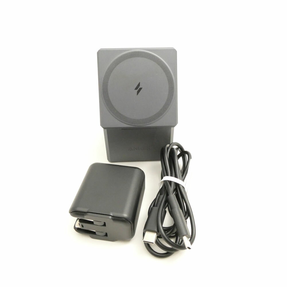 ANKER アンカー 3-in-1 Cube with MagSafe マグネット式ワイヤレス充電パッド バッテリー iPhone Qi対応イヤホン 機器 HU1690 【中古】