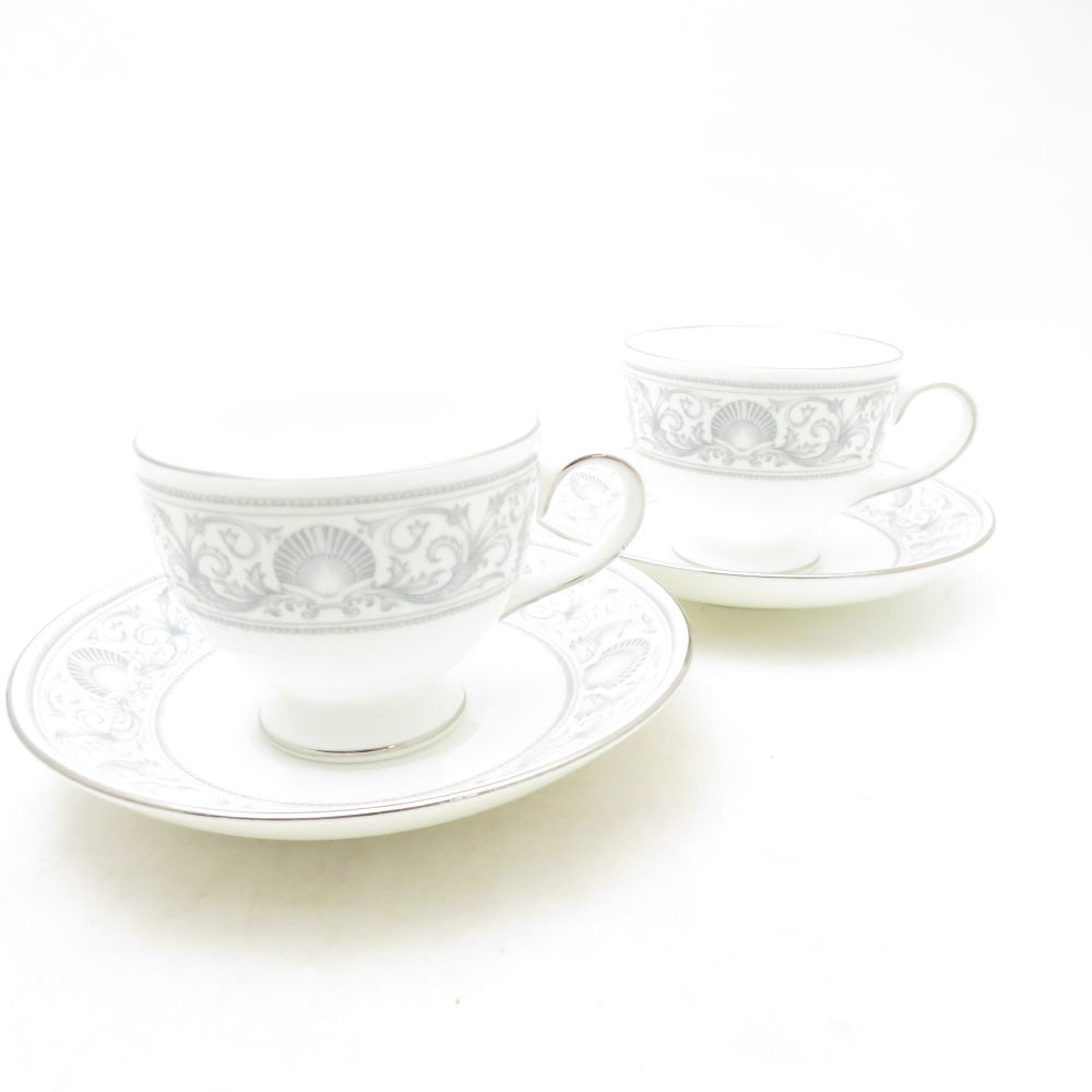 WEDGWOOD ウェッジウッド ドルフィン ホワイト ティーカップ＆ソーサー 2客 ペア リー 旧刻印 黒壺 SC10953H2 【中古】