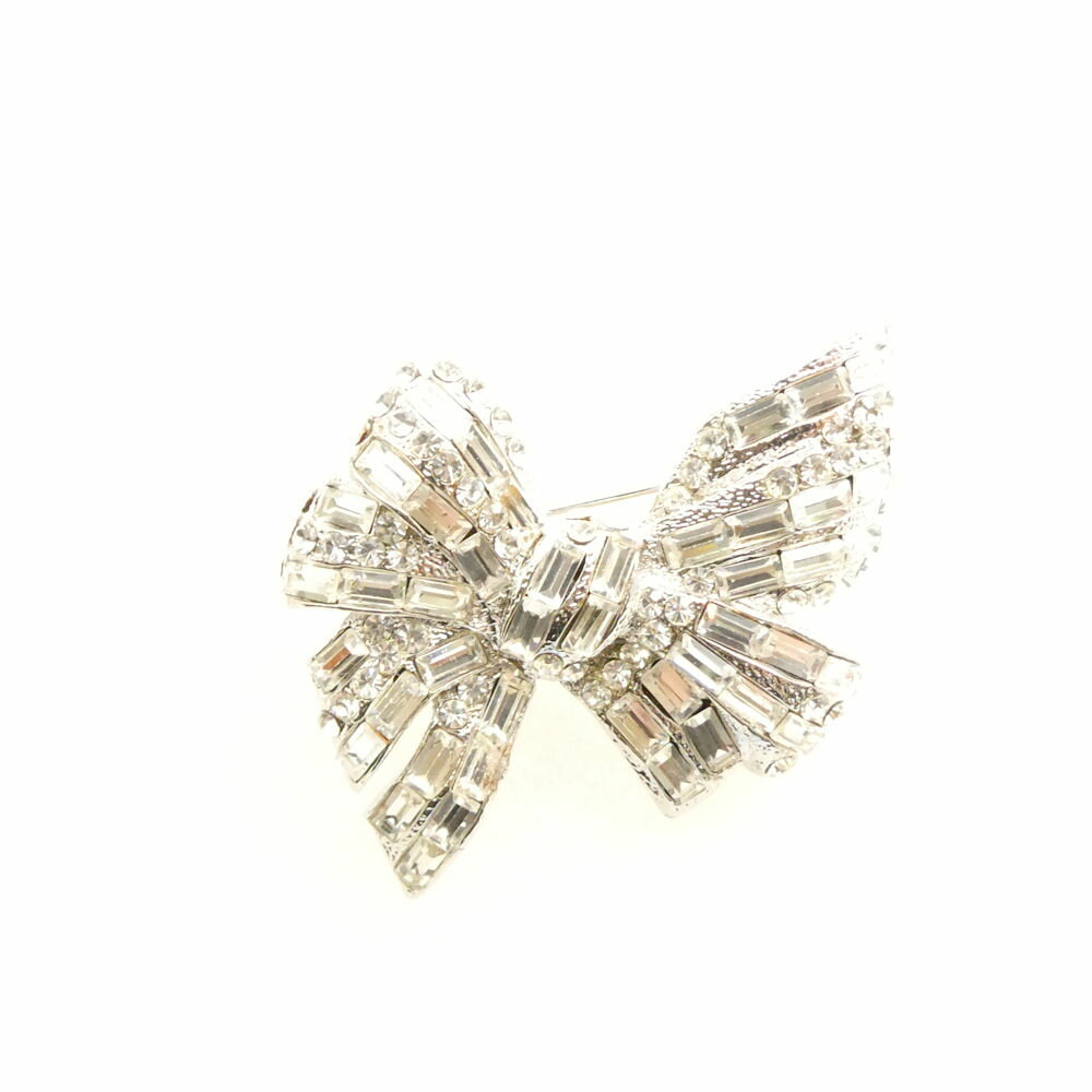 フォクシー　ブローチ　未使用 FOXEY - FOXEYのブローチ 「FLEUR」 未使用品です。の通販 by エル's