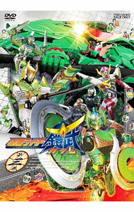 &nbsp;&nbsp;&nbsp; 仮面ライダー鎧武／ガイム　VOL．3 の詳細 発売元: 東映ビデオ カナ: カメンライダーガイム3 / ナカザワショウジロウシバザキタカユキイシダヒデノリ TASAKI RYUTA ディスク枚数: 1枚 品番: DSTD08893 リージョンコード: 2 発売日: 2014/04/18 映像特典: 予告PR集／ジャンクション／国取り合戦／出演者座談会 内容Disc-1＜第9話＞怪物インベス捕獲大作戦！＜第10話＞ライダー大集結！森の謎を暴け！＜第11話＞クリスマスゲームの真実＜第12話＞新世代ライダー登場！ 関連商品リンク : 中澤祥次郎／柴崎貴行／石田秀範 東映ビデオ