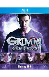 &nbsp;&nbsp;&nbsp; 【Blu−ray】GRIMM　グリム　シーズン3　Blu−ray　BOX の詳細 発売元: NBCユニバーサル カナ: グリムシーズン3ブルーレイボックスブルーレイディスク GRIMM SEASON3 / ヨウガ ディスク枚数: 5枚 品番: GNXF1920 リージョンコード: 発売日: 2015/12/25 映像特典: 未公開シーン集／NG集／シーズン3の見どころ／アクションシーンの舞台裏／ミニエピソード1／ミニエピソード2／モンスター・ガイド 内容Disc-1＜第1話＞アングレイトフル・デッド＜第2話＞PTZD＜第3話＞復讐の連鎖＜第4話＞人魚姫＜第5話＞エル・ククイDisc-2＜第6話＞悪霊払い＜第7話＞デカピターレ＜第8話＞クランプスの饗宴＜第9話＞赤の脅威＜第10話＞見守る眼差しDisc-3＜第11話＞優秀な兵士＜第12話＞戦士狩り＜第13話＞凶事の前触れ＜第14話＞母の願いDisc-4＜第15話＞古代の神々＜第16話＞危険なカーニバル＜第17話＞シンクロニシティ＜第18話＞犠牲の法則Disc-5＜第19話＞トラブルメーカー＜第20話＞マイ・フェア・ヴェッセン＜第21話＞受け継がれるもの＜第22話＞ブロンドの罠 関連商品リンク : 洋画 NBCユニバーサル