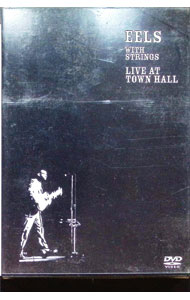 &nbsp;&nbsp;&nbsp; "ライヴ・アット・タウン・ホール" の詳細 発売元: デジタルサイト カナ: ライヴアットタウンホール LIVE AT TOWN HALL / イールズ ディスク枚数: 1枚 品番: IEJR0034 リージョンコード: 2 発売日: 2006/04/28 映像特典: 4つの舞台裏映像／“Hey　Man（Now　You’re　Really　Living）”PV／“Trouble　With　Dreams”PV 内容Disc-112345678910111213141516171819202122232425262728 関連商品リンク : イールズ デジタルサイト