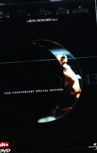 &nbsp;&nbsp;&nbsp; アポロ13　10thアニバーサリースペシャル・エディション の詳細 発売元: ユニバーサル・ピクチャーズ カナ: アポロ13テンスアニバーサリースペシャルエディション APOLLO 13 10TH ANIV.S.E / ロンハワード ディスク枚数: 2枚 品番: UNED25052 リージョンコード: 2 発売日: 2005/06/24 映像特典: ［1］音声解説（ロン・ハワード監督）／音声解説（原作者ジム＆マリリン・ラベル夫妻）／［2］メイキング・ドキュメンタリー「奇跡の生還物語」／Conquering　Space：月と遥か宇宙への挑戦／Lucky13：宇宙飛行士たちのアポロ13／オリジナル劇場予告編 内容Disc-1アポロ13 関連商品リンク : ロン・ハワード ユニバーサル・ピクチャーズ