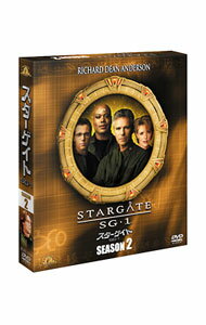 &nbsp;&nbsp;&nbsp; スターゲイト　SG−1　シーズン2　SEASONSコンパクト・ボックス の詳細 発売元: 20世紀フォックスホームエンターテイメントジャパン カナ: スターゲイトエスジー1シーズン02シーズンズコンパクトボックス STARGATE SG-1 SEASON 2 SEASONS COMPACT BOX / ヨウガ ディスク枚数: 5枚 品番: MGBJE24316 リージョンコード: 2 発売日: 2011/01/07 映像特典: ［1］美術監督：リチャード・ハドリン　インタビュー／［4］ダニエル・ジャクソン博士　インタビュー／［5］ティルク　インタビュー 内容Disc-1＜第1話＞宇宙戦争＜第2話＞殺し屋ゴアウルド＜第3話＞地底の牢獄＜第4話＞ゲームキーパーDisc-2＜第5話＞石棺の魔力＜第6話＞トールの宇宙戦車＜第7話＞球体のメッセージ＜第8話＞家族＜第9話＞シークレットDisc-3＜第10話＞破滅への道＜第11話＞反逆者たち＜第12話＞勇気ある共棲共存＜第13話＞精霊＜第14話＞タッチストーンDisc-4＜第15話＞ブラックホール＜第16話＞宇宙人　第5の種族へ＜第17話＞邪神の末路＜第18話＞奪われた肉体Disc-5＜第19話＞異星人のハーモニー＜第20話＞未知との挑戦＜第21話＞タイムスリップ＜第22話＞記憶の迷路 関連商品リンク : 洋画 20世紀フォックスホームエンターテイメントジャパン