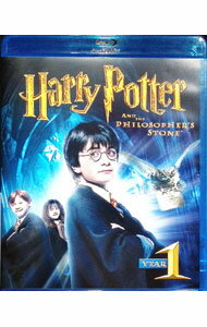 &nbsp;&nbsp;&nbsp; 【Blu−ray】ハリー・ポッターと賢者の石 の詳細 発売元: ワーナー・ホーム・ビデオ カナ: ハリーポッタートケンジャノイシブルーレイディスク HARRY POTTER AND THE PHILOSOPHER'S STONE / クリスコロンバス CHRIS COLUMBUS ディスク枚数: 1枚 品番: 1000477763 リージョンコード: 2 発売日: 2014/07/16 映像特典: インタビュー集／1シーンを世界の言語で見る（英語，日本語，スペイン語，ドイツ語，スロバキア語，中国語，ギリシャ語，ヘブライ語）／クィディッチのルール／ドラゴンの育て方／ホグワーツ・アルバム／未公開シーン集（ダドリーの新しい制服，卵から手紙が！！，ハグリッドと地下鉄に乗る，「友達だよね」，大広間のハリー，ニコラス・フラメルを見つける，魔法薬学の授業）／特報／オリジナル劇場予告編 内容Disc-1ハリー・ポッターと賢者の石 関連商品リンク : クリス・コロンバス ワーナー・ホーム・ビデオ