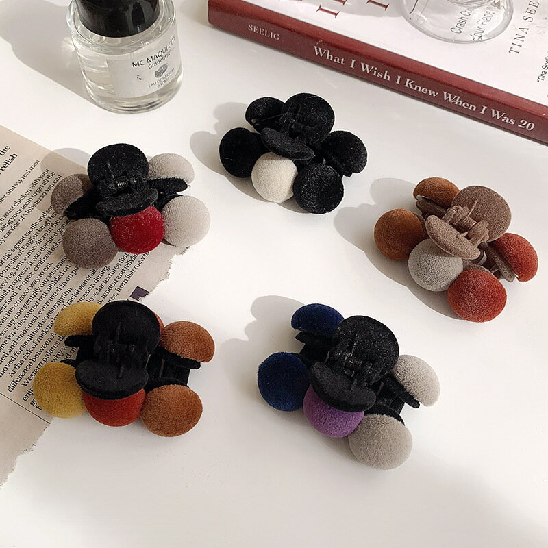 子供 キッズ ヘアアクセサリー ヘアクリップ 秋 冬 ヘアピン キッズ 可愛い ボンボン ポンポン 女の子 ..