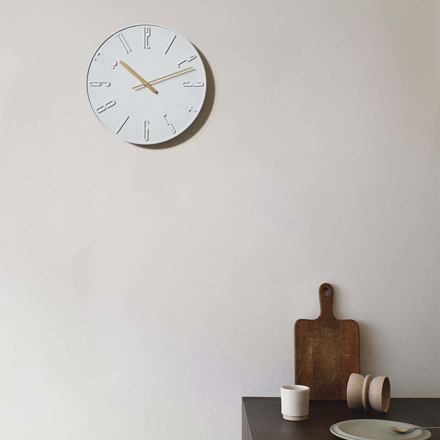 TAHITICA 掛け時計 セメント製 連続秒針 静音 カーヴド 壁掛け時計 柱時計 ウォールクロック シンプル モダン 北欧 30CM 部屋飾り リビング インテリア 引越し祝い おしゃれ アナログ フック付き …