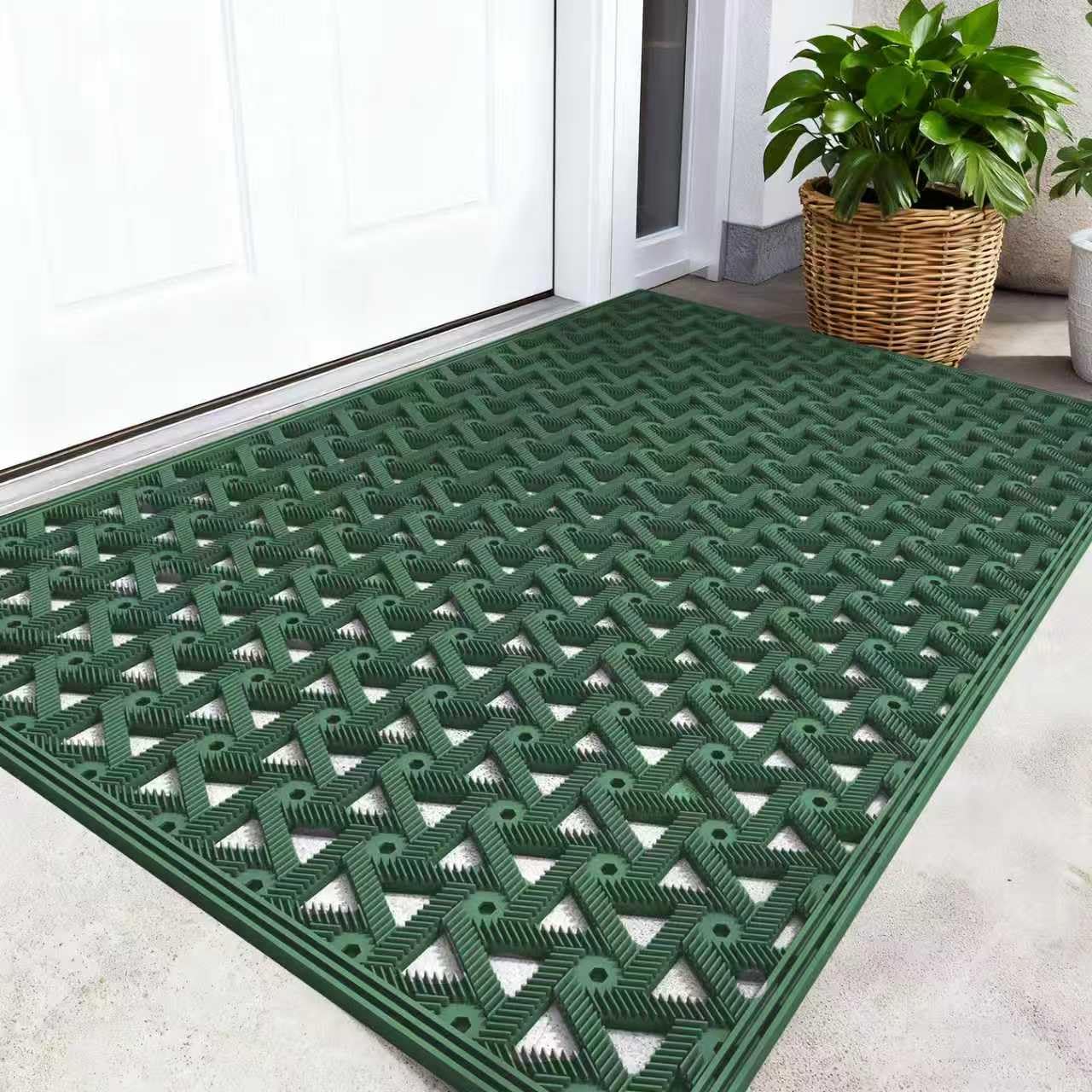 【耐久性のあるTPE素材】この玄関マットはTPE素材で作られており、非常に使いやすく、丈夫なだけでなく、若干の弾力性もあります。一年を通して長期使用に適しています。過度の使用による変形がなく、屋外でも長期間その形状と機能を維持します。屋内でも使用でき、ペットの足にも優しく、床を傷つけません。【防塵・泥除去機能付き】凹凸デザインで砂や埃などを効果的に捕らえ、お部屋を清潔に保ちます。靴底の砂が室内に持ち込まれることもありません。さらに、中空設計と排水機能により、雨や雪の天候でも水が溜まるのを防ぎ、濡れた靴底の水を素早く排水して乾燥を確保します。また、床が濡れるのを防ぎ、細菌の増殖を効果的に抑制します。滑り止め機能も付いているので、お子様やお年寄りの方にも安心してご使用いただけます。【お手入れ簡単】中空設計でお手入れが簡単です。この製品の巧妙なデザインにより、ほとんどの汚れ、砂、ほこりが穴から落ちて集まるため、掃除が簡単になります。また、この製品には、マットを効果的に掃除できるクリーニングブラシが付属しています。清掃する場合は、ホースでマットを洗い流し、同時に清掃ブラシで清掃してください。その後、自然乾燥させます。【様々なシーンに適しています】この製品はほとんどの機会に適しています。家庭の玄関マットとしてはもちろん、工場や店舗、公共施設などの業務用としても最適です。【耐久性のあるTPE素材】この玄関マットはTPE素材で作られており、非常に使いやすく、丈夫なだけでなく、若干の弾力性もあります。一年を通して長期使用に適しています。過度の使用による変形がなく、屋外でも長期間その形状と機能を維持します。屋内でも使用でき、ペットの足にも優しく、床を傷つけません。 【防塵・泥除去機能付き】凹凸デザインで砂や埃などを効果的に捕らえ、お部屋を清潔に保ちます。靴底の砂が室内に持ち込まれることもありません。さらに、中空設計と排水機能により、雨や雪の天候でも水が溜まるのを防ぎ、濡れた靴底の水を素早く排水して乾燥を確保します。また、床が濡れるのを防ぎ、細菌の増殖を効果的に抑制します。滑り止め機能も付いているので、お子様やお年寄りの方にも安心してご使用いただけます。 【お手入れ簡単】中空設計でお手入れが簡単です。この製品の巧妙なデザインにより、ほとんどの汚れ、砂、ほこりが穴から落ちて集まるため、掃除が簡単になります。また、この製品には、マットを効果的に掃除できるクリーニングブラシが付属しています。清掃する場合は、ホースでマットを洗い流し、同時に清掃ブラシで清掃してください。その後、自然乾燥させます。 【様々なシーンに適しています】この製品はほとんどの機会に適しています。家庭の玄関マットとしてはもちろん、工場や店舗、公共施設などの業務用としても最適です。 商品情報 詳細情報 梱包サイズ &lrm;49 x 10 x 10 cm 色 &lrm;グリーン サイズ &lrm;61*92cm 梱包重量 &lrm;1 キログラム