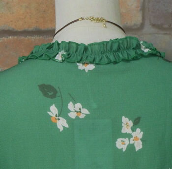 『manimum』花柄ラップ半袖ワンピース(グリーン)(夏向け) レディース 女性 緑　巻きワンピース 美ライン　フリル ストリートカジュアル【メニマム】