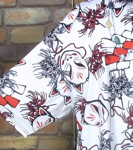 『ACDC RAG』狐面と彼岸花半袖チュニックヒュージTシャツ【原宿系】(オフホワイト)（春・秋・初夏）レディース トップス 女性 プルオーバー アニマル ワイド 白 闇 病み 5分袖 ロンT きつね お面 パンク『エーシーディーシーラグ』