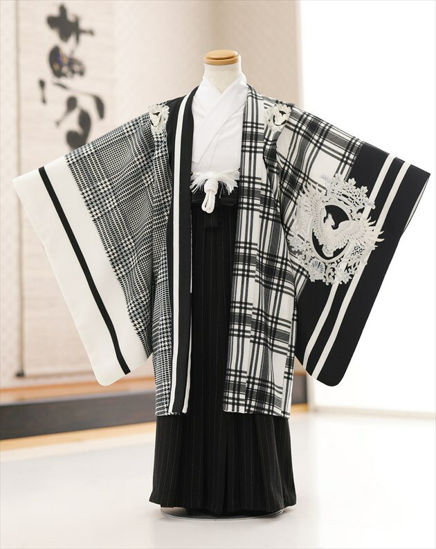 【レンタル】5歳 男の子 七五三レンタル d4372 着物レンタル 753 「100cm〜110cm」フルセット 袴レンタル 卒園式 4歳 5才 七草祝い 貸衣装 羽織 人気 レトロ おしゃれ かっこいい 子供着物 2023 フォトブックプレゼント「シュセット」 白黒チェックに勇壮帆鷹船