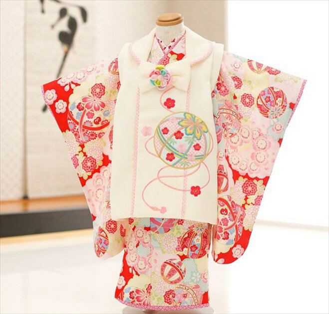 【3歳女の子】七五三レンタル 「乙葉」ブランド 赤地に彩り祝花毬 f1174【3歳女児被布セット】《レンタル七五三》《753レンタル》〔着物レンタル〕〔被布〕〔貸衣装〕〔三歳〕〔3才〕〔753〕〔結婚式〕〔子供着物〕〔人気〕のサムネイル