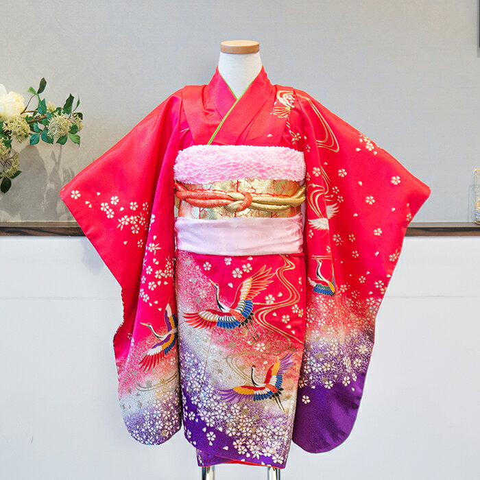 【七五三 着物 レンタル】 3歳 女の子 三つ身 フルセットレンタル [赤地 桜に鶴] 日本製 女児 レトロ かわいい おしゃれ 作り帯 753 3才 レンタル着物 らくらく小物セット 七五三着物レンタル 七五三 着物 3歳 衣装 ひなまつり ひな祭 雛祭 記念撮影 着付けマニュアル付 2