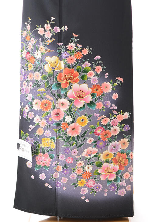 【★黒留袖・留袖のフルセットレンタル★】【留袖　レンタル】（レンタル留袖）（黒留袖レンタル）　【レンタル　黒留袖】【黒留袖　レンタル】【貸衣装】【結婚式】【留袖フルセット】☆新品足袋プレゼント☆【女性和服】【母親】グレー箔花柄　1.75