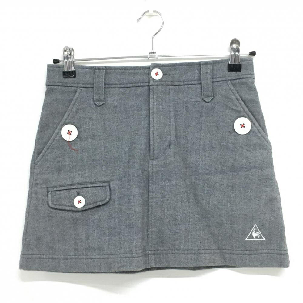 商品説明 ブランド le coq sportif アイテム グレー 表記サイズ 7 ※海外サイズの場合もございます。必ず実寸サイズをご確認ください。 実寸サイズ 　ウエスト：約34cm　スカート丈：約34cm ※実寸サイズの採寸方法については、こちらをご覧ください。 ★実寸サイズは平台に平置きして外寸を測定しており、商品によっては若干の誤差が生じます。数cmの誤差は予めご了承くださいませ。 特徴・仕様 付属品 商品ランク B+ コメント ボタン糸ゆるみ 商品ランク（ゴルフウェア） N 新品（タグ付き) S 新品未使用品（タグなし） A+ 使用感や汚れ等がない、または目立たない綺麗な中古品 A 使用感や汚れ等が少ない美品や良品 B+ 使用感や中小の汚れ等がある一般的な中古品 B 使用感や大中の汚れ等がある一般的な中古品 C 使用感や大中の汚れ、小さな穴等がある中古品 商品ランク（ゴルフシューズ） N 新品（タグ付き) S 新品未使用品（タグなし） A+ しわや汚れ等がない、または少ない綺麗な中古品 A しわや小さな汚れはあるが、使用感が少ない美品や良品 B+ しわや中小の汚れ、使用感がある一般的な中古品 B しわや大中の汚れ、使用感がある一般的な中古品 C しわや大中の汚れ、使用感がある中古品 D しわや大きな汚れ、使用感がある中古品 &nbsp;★A+～CランクはUSED品となりますので、神経質な方はご入札をお控えください。 &nbsp;★Nランクは新品商品ですが、一部保管時による汚れ等があります。商品説明や写真で必ずご確認ください。　