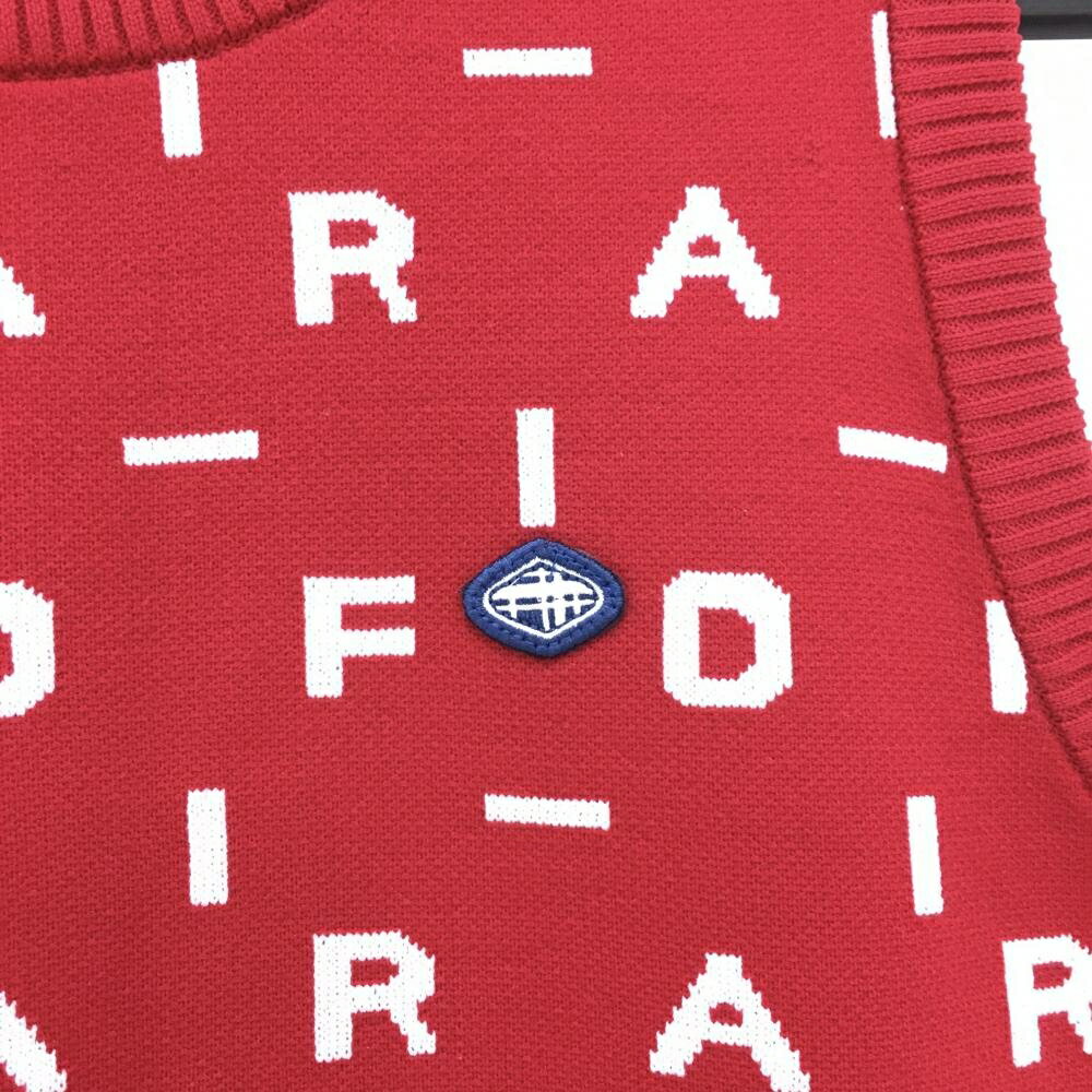 【新品】フィドラ ニットベスト レッド×白 ロゴ総柄 ストレッチ 保温 レディース S/P ゴルフウェア FIDRA