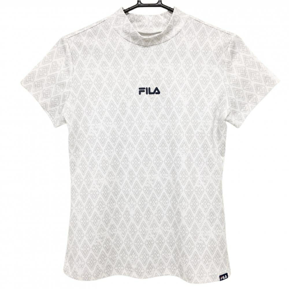 商品説明 ブランド FILA GOLF アイテム 半袖ハイネックシャツ 表記サイズ M ※海外サイズの場合もございます。必ず実寸サイズをご確認ください。 実寸サイズ 　身幅：約45.5cm　袖丈：約15cm　肩幅：約37.5cm　着丈：約57.5cm ※実寸サイズの採寸方法については、こちらをご覧ください。 ★実寸サイズは平台に平置きして外寸を測定しており、商品によっては若干の誤差が生じます。数cmの誤差は予めご了承くださいませ。 特徴・仕様 適応時期 春 ・ 夏 商品ランク A+ コメント 商品ランク（ゴルフウェア） N 新品（タグ付き) S 新品未使用品（タグなし） A+ 使用感や汚れ等がない、または目立たない綺麗な中古品 A 使用感や汚れ等が少ない美品や良品 B+ 使用感や中小の汚れ等がある一般的な中古品 B 使用感や大中の汚れ等がある一般的な中古品 C 使用感や大中の汚れ、小さな穴等がある中古品 商品ランク（ゴルフシューズ） N 新品（タグ付き) S 新品未使用品（タグなし） A+ しわや汚れ等がない、または少ない綺麗な中古品 A しわや小さな汚れはあるが、使用感が少ない美品や良品 B+ しわや中小の汚れ、使用感がある一般的な中古品 B しわや大中の汚れ、使用感がある一般的な中古品 C しわや大中の汚れ、使用感がある中古品 D しわや大きな汚れ、使用感がある中古品 &nbsp;★A+～CランクはUSED品となりますので、神経質な方はご入札をお控えください。 &nbsp;★Nランクは新品商品ですが、一部保管時による汚れ等があります。商品説明や写真で必ずご確認ください。　