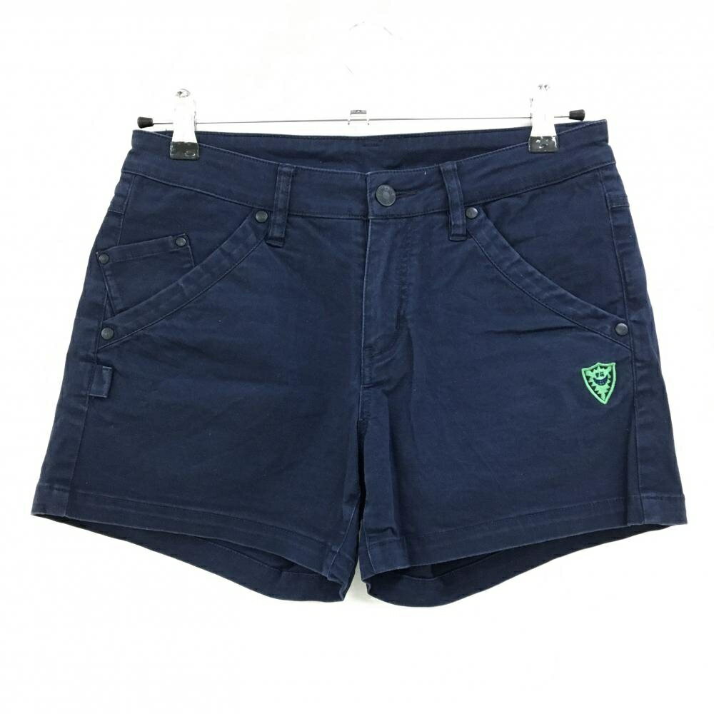 商品説明 ブランド PEARLY GATES アイテム ショートパンツ 表記サイズ 1 ※海外サイズの場合もございます。必ず実寸サイズをご確認ください。 実寸サイズ 　ウエスト：約37cm　股上：約22cm　股下：約9.5cm　もも幅：約25cm　裾幅：約26.5cm ※実寸サイズの採寸方法については、こちらをご覧ください。 ★実寸サイズは平台に平置きして外寸を測定しており、商品によっては若干の誤差が生じます。数cmの誤差は予めご了承くださいませ。 特徴・仕様 適応時期 春 ・ 夏 ・ 秋 商品ランク B コメント 全体的に色褪せ 商品ランク（ゴルフウェア） N 新品（タグ付き) S 新品未使用品（タグなし） A+ 使用感や汚れ等がない、または目立たない綺麗な中古品 A 使用感や汚れ等が少ない美品や良品 B+ 使用感や中小の汚れ等がある一般的な中古品 B 使用感や大中の汚れ等がある一般的な中古品 C 使用感や大中の汚れ、小さな穴等がある中古品 商品ランク（ゴルフシューズ） N 新品（タグ付き) S 新品未使用品（タグなし） A+ しわや汚れ等がない、または少ない綺麗な中古品 A しわや小さな汚れはあるが、使用感が少ない美品や良品 B+ しわや中小の汚れ、使用感がある一般的な中古品 B しわや大中の汚れ、使用感がある一般的な中古品 C しわや大中の汚れ、使用感がある中古品 D しわや大きな汚れ、使用感がある中古品 &nbsp;★A+～CランクはUSED品となりますので、神経質な方はご入札をお控えください。 &nbsp;★Nランクは新品商品ですが、一部保管時による汚れ等があります。商品説明や写真で必ずご確認ください。　