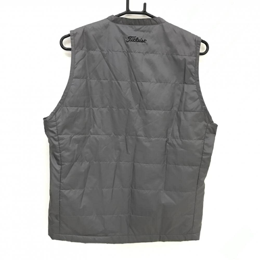 【超美品】タイトリスト 中綿ベスト グレー ロゴ黒 スナップボタン メンズ M ゴルフウェア TITLEIST