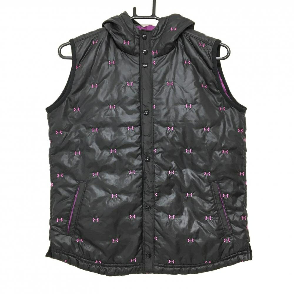 【美品】アンダーアーマー 中綿ベスト 黒×パープル ロゴ総柄 スナップボタン レディース LG ゴルフウェ..
